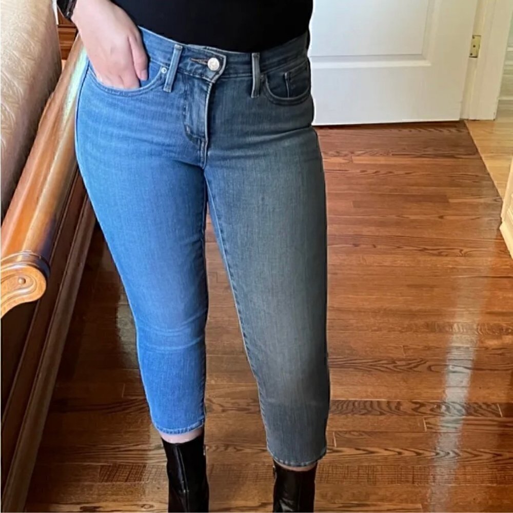 Brand New 311 Shaping Skinny Mid Rise Capri Jeans | Light to Medium Indigo Wash - Picture 7 of 8